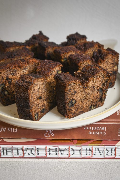 Part de banana bread maison chez Dip Honest Food Annecy