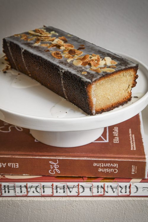 Cake amande sans gluten fait maison chez Dip Honest Food Annecy