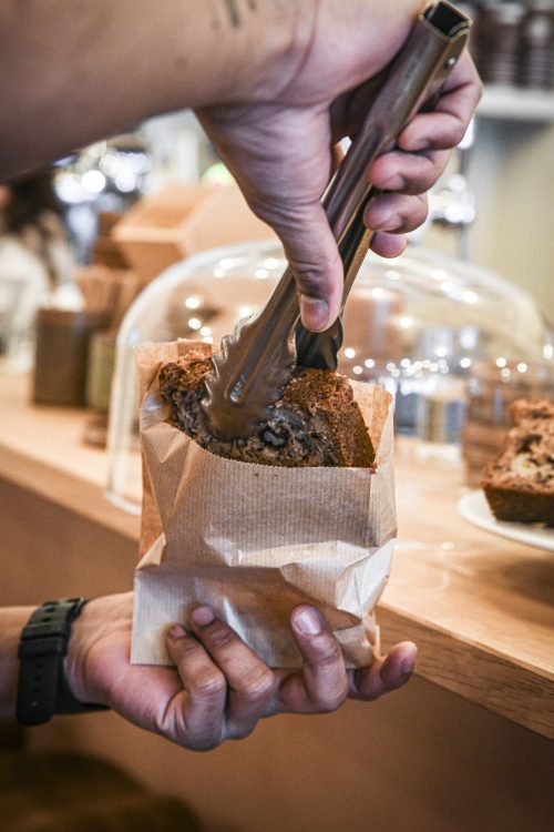 Gâteaux faits maison au sweet corner de Dip Honest Food Annecy, servis sur place ou à emporter